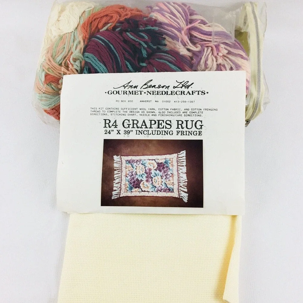 Ann Benson R4 Grapes Rug Kit 24x39 Fringed Gourmet Needlecrafts Flaws Complete‎